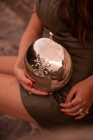 Clucth Maior Esfera Metalica Prata com Alça